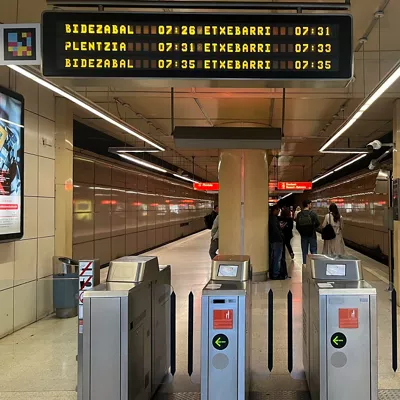 itzalaldiaren biharamuna martxan bilboko metroa-bilbao-operativo-tras-apagon-efe