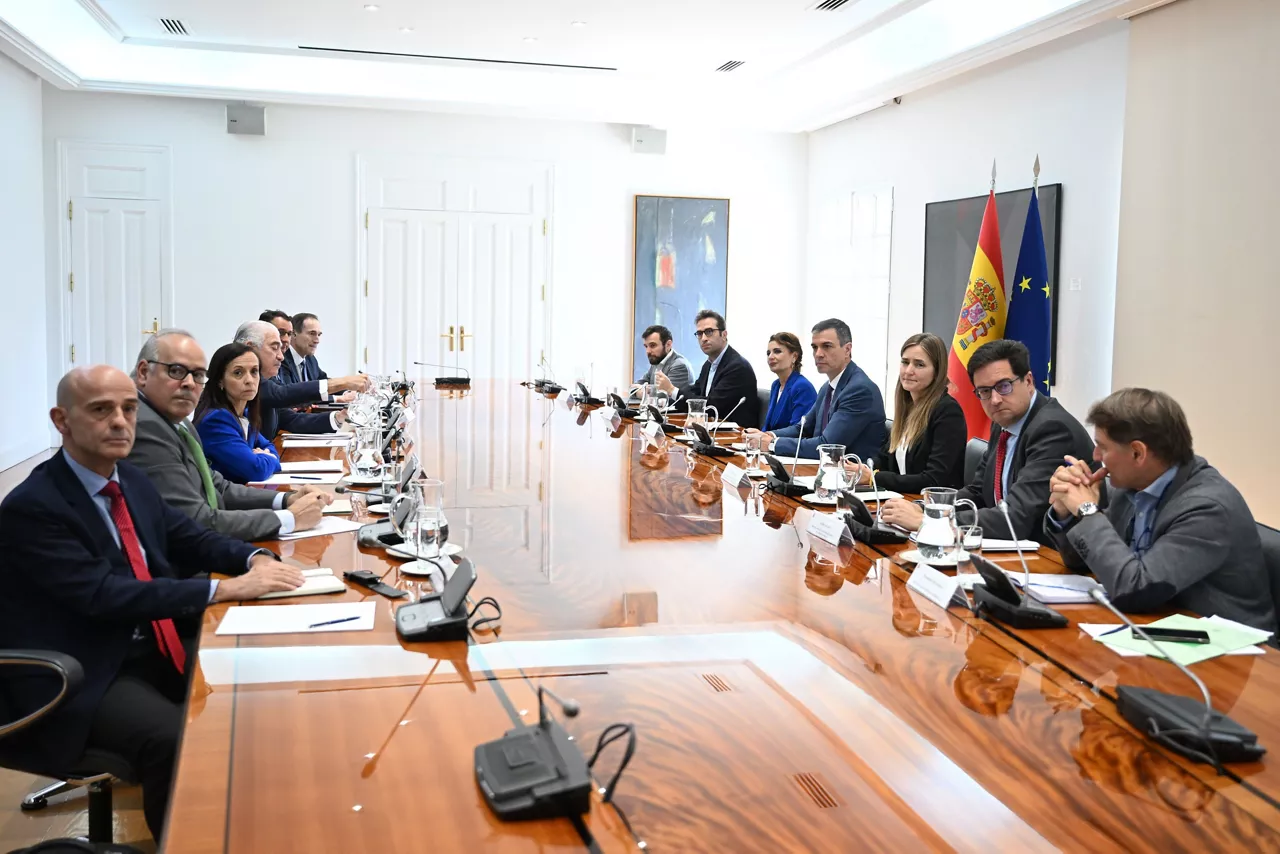 reunion-electricas-sanchez-moncloa