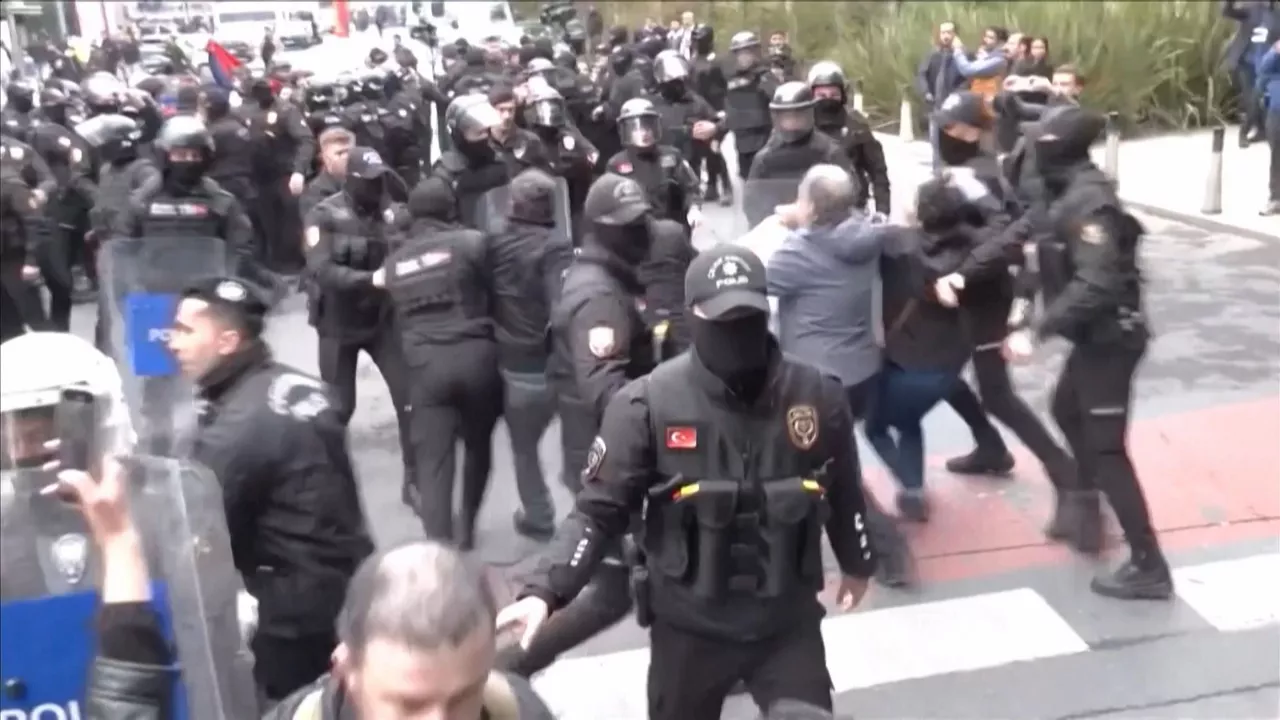Momento de las detenciones en Estambul
