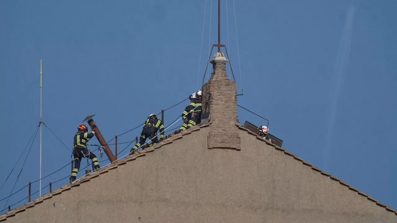 20250502105753_chimenea-vaticano_