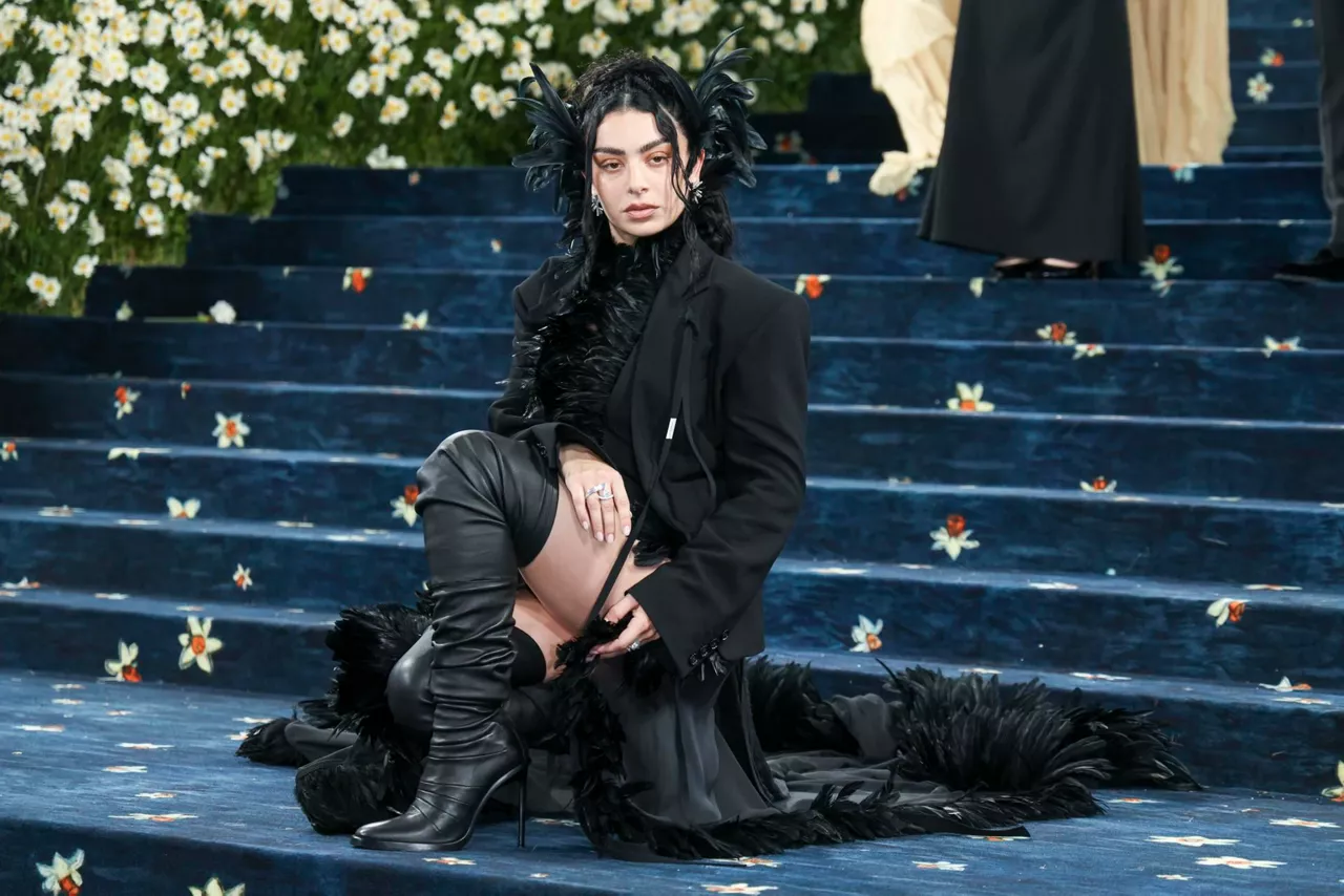 charli-xcx-efe