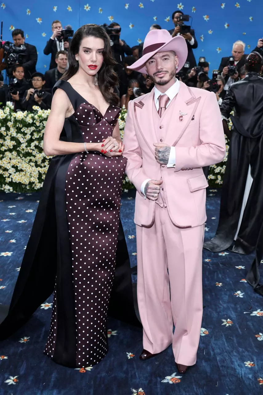 valentina-ferrer-j-balvin-efe