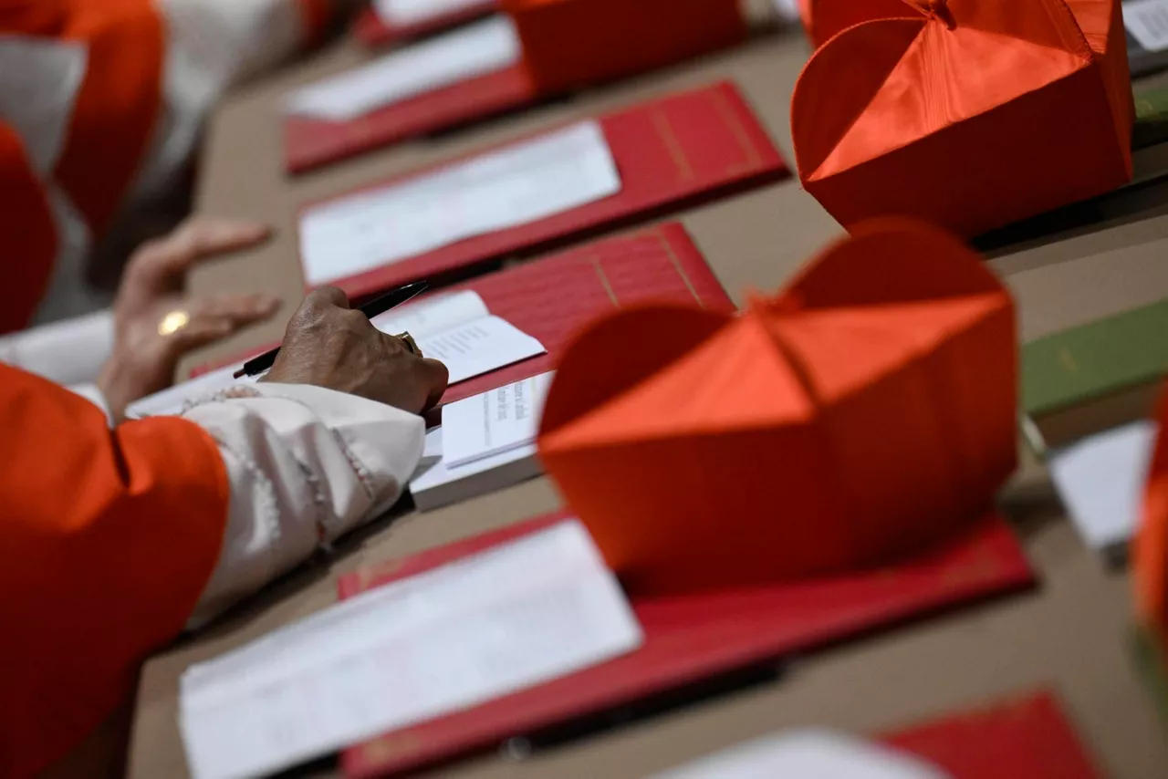 kapera sistinoa konklabea kardinalak capilla-sixtina-conclave-vaticano-cardenales-efe