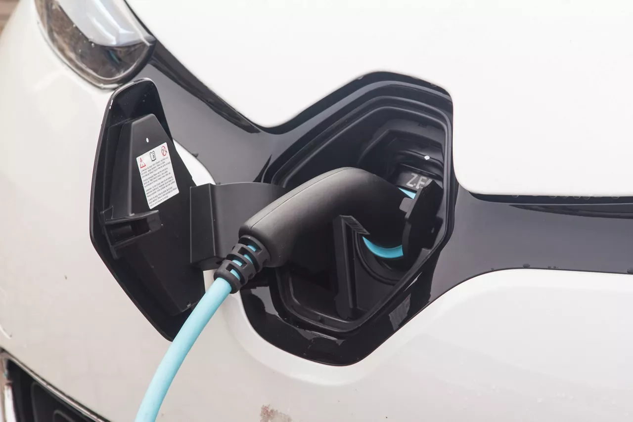 technology-car-wheel-vehicle-steering-wheel-energy-1059380-pxhere