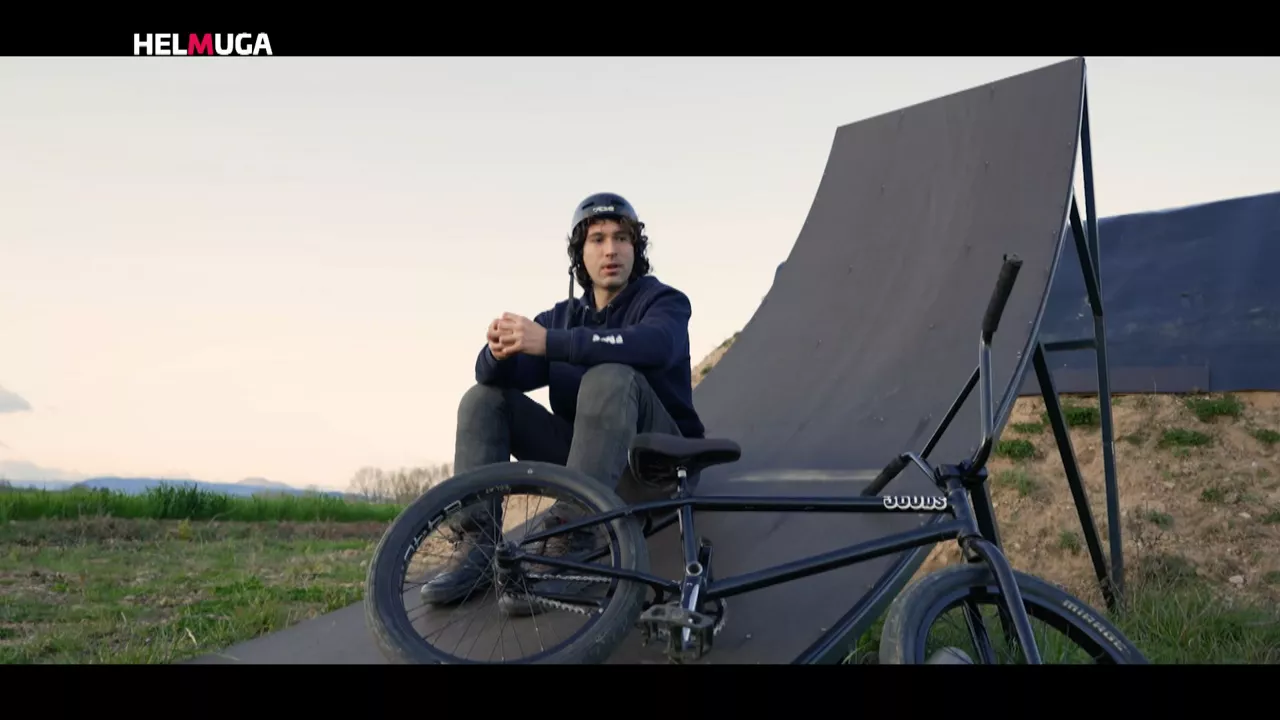 Arkaitz Armendariz, en el programa "Helmuga" de ETB1