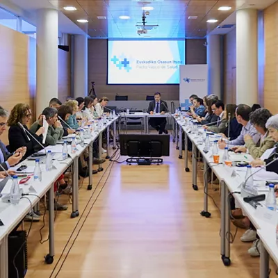 reunion-mesa-Pacto-Vasco-de-Salud-foto-irekia