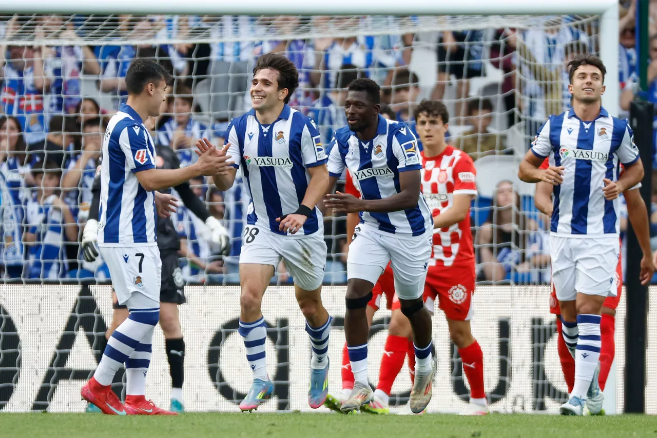 Pablo Marín celebra el primer gol de los donostiarras. Foto: Efe.