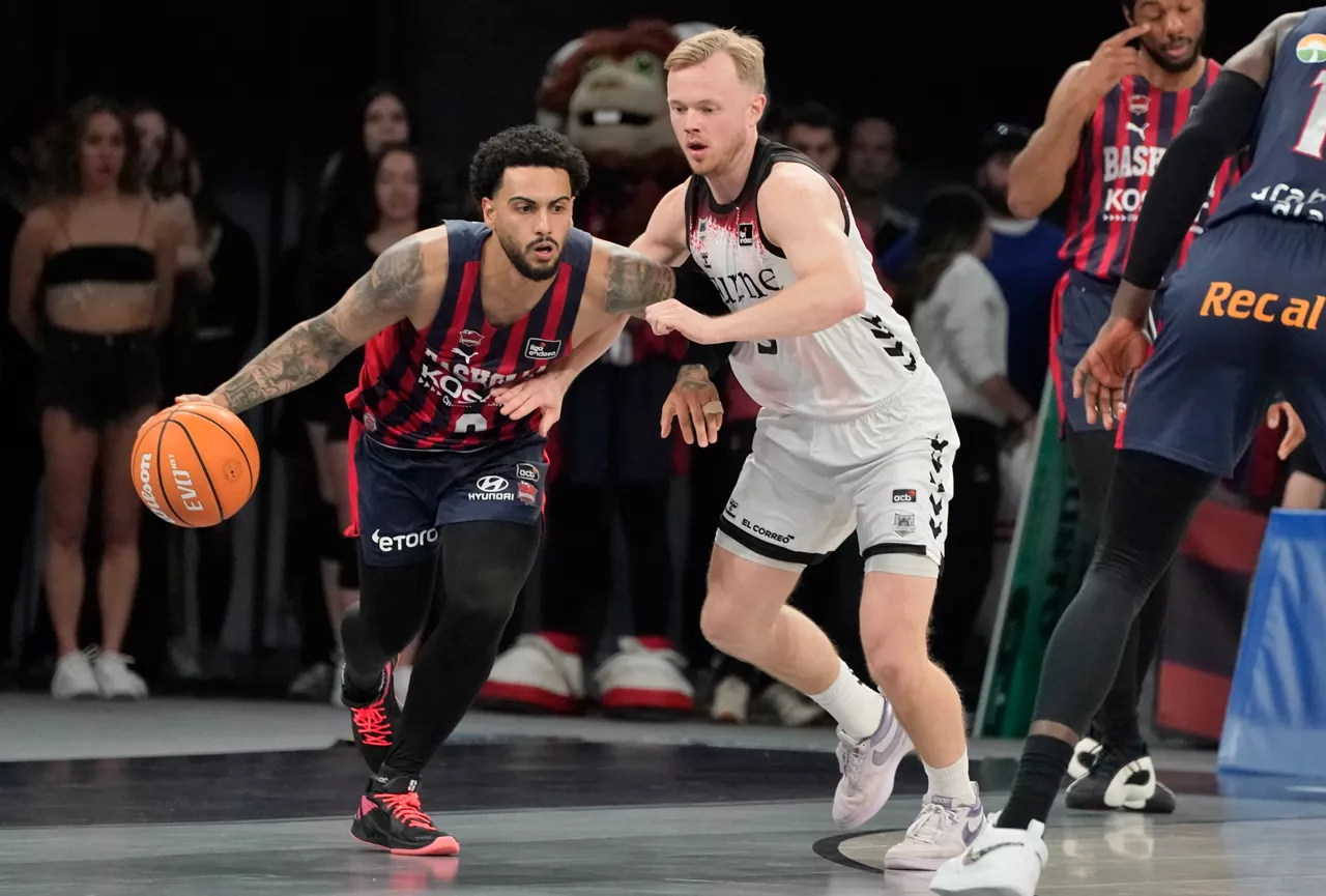 Imagen del derbi entre Baskonia y Bilbao Basket del pasado mes de mayo. Foto: Efe.