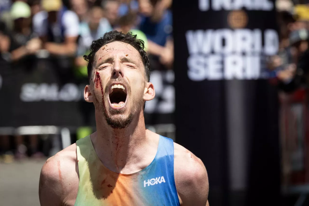 Andreu Blanes, en la meta de Zegama. EFE