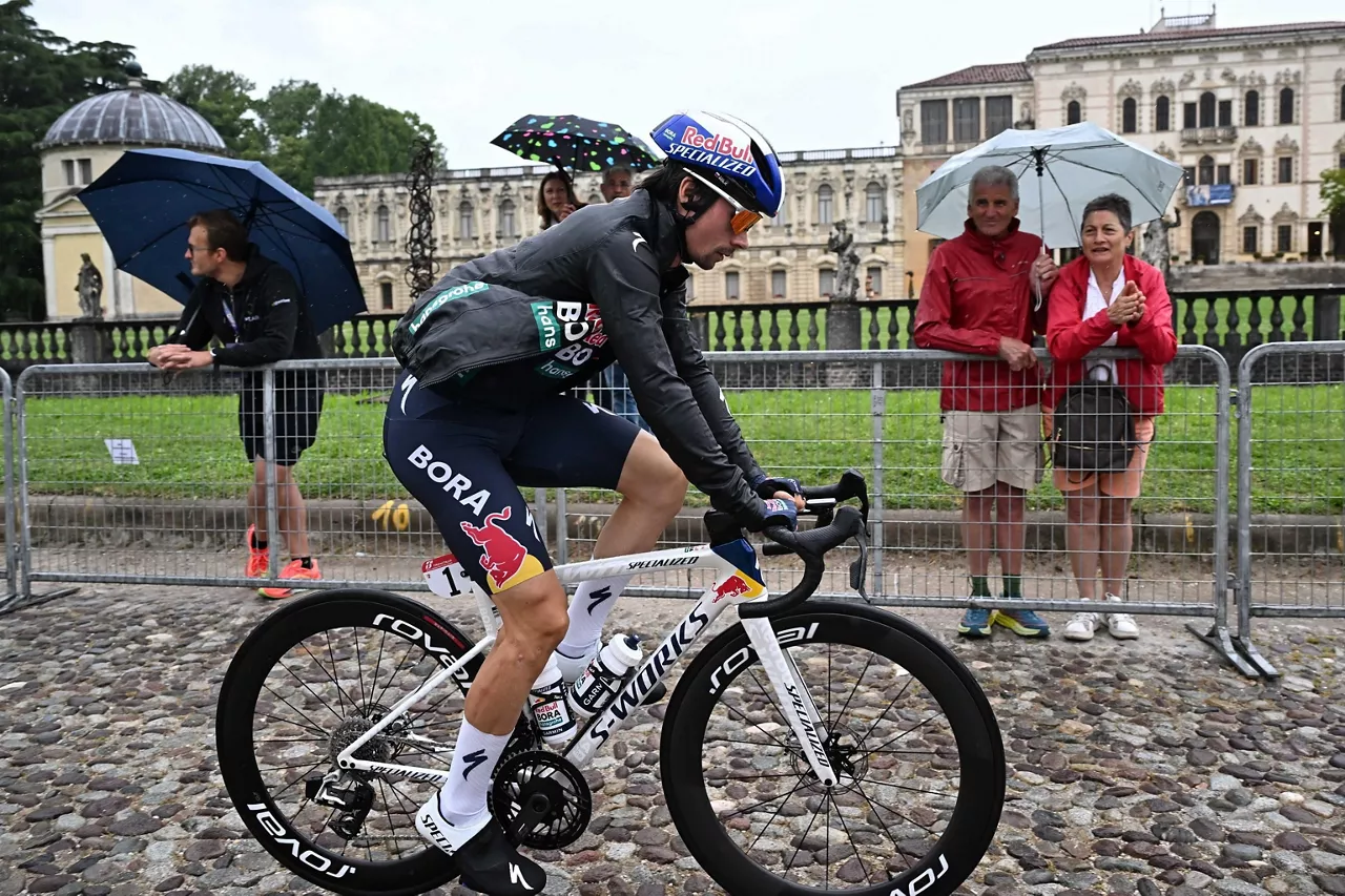 primoz_roglic_etapa16_giro_EFE