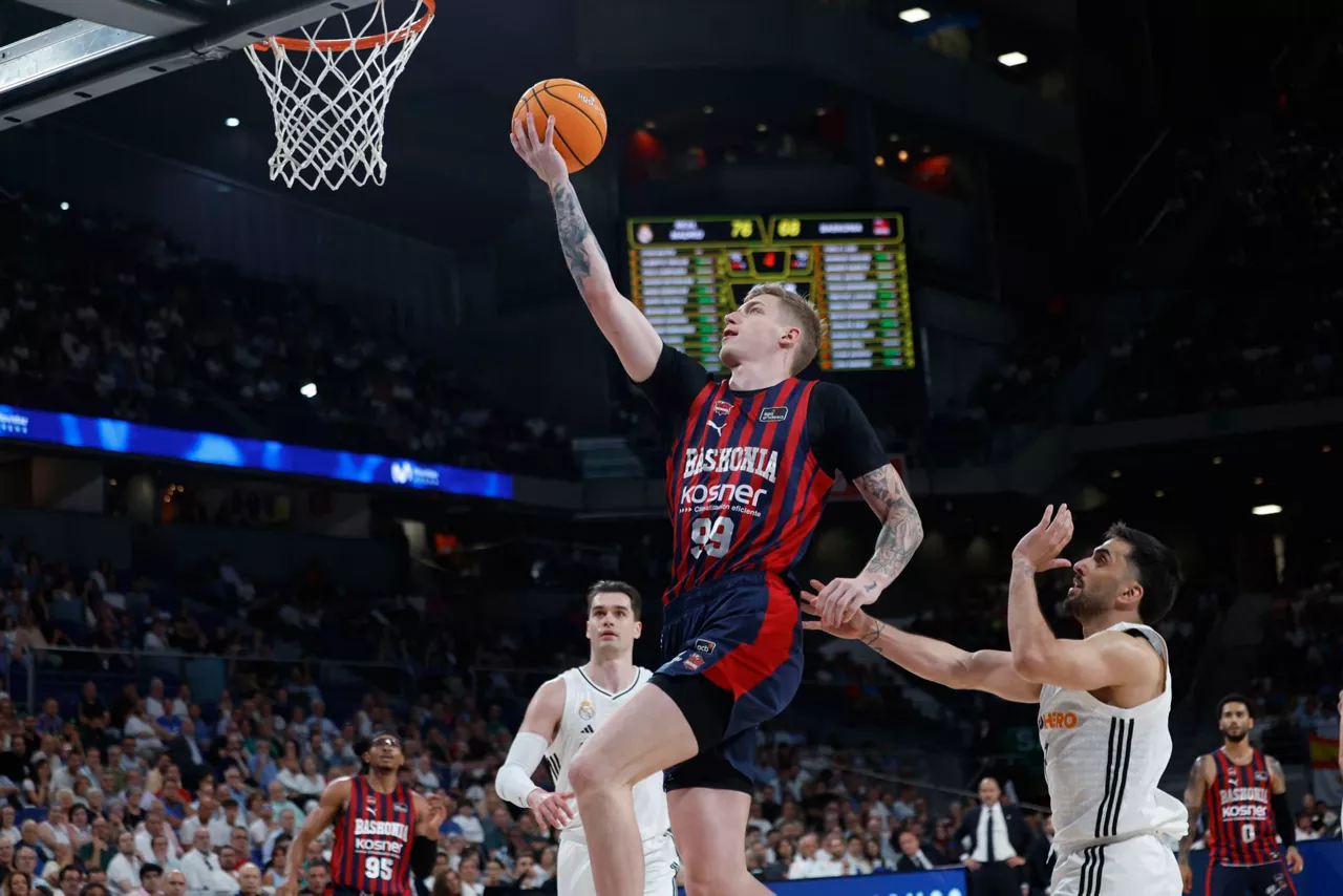 LUKA_SAMANIC_BASKONIA_REAL_MADRIL_PLAY_OFFA_2024_25_EFE