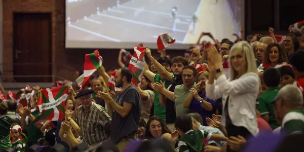 El público durante la final de la Liga de Naciones. EFE