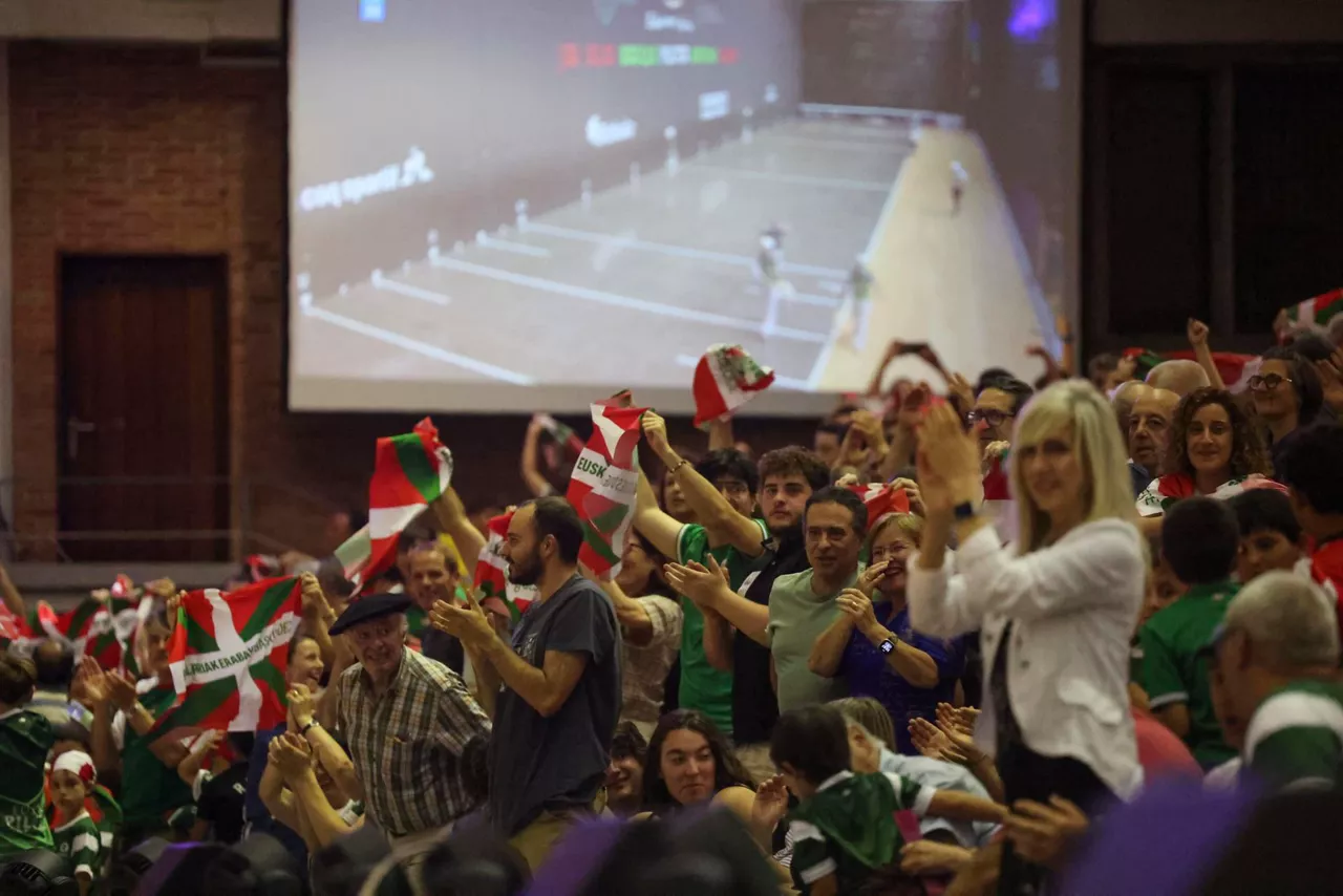 El público durante la final de la Liga de Naciones. EFE