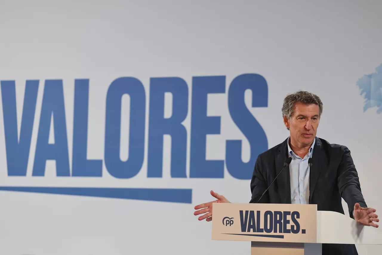 Alberto Núñez Feijóo (PP) en un acto político en Bilbao