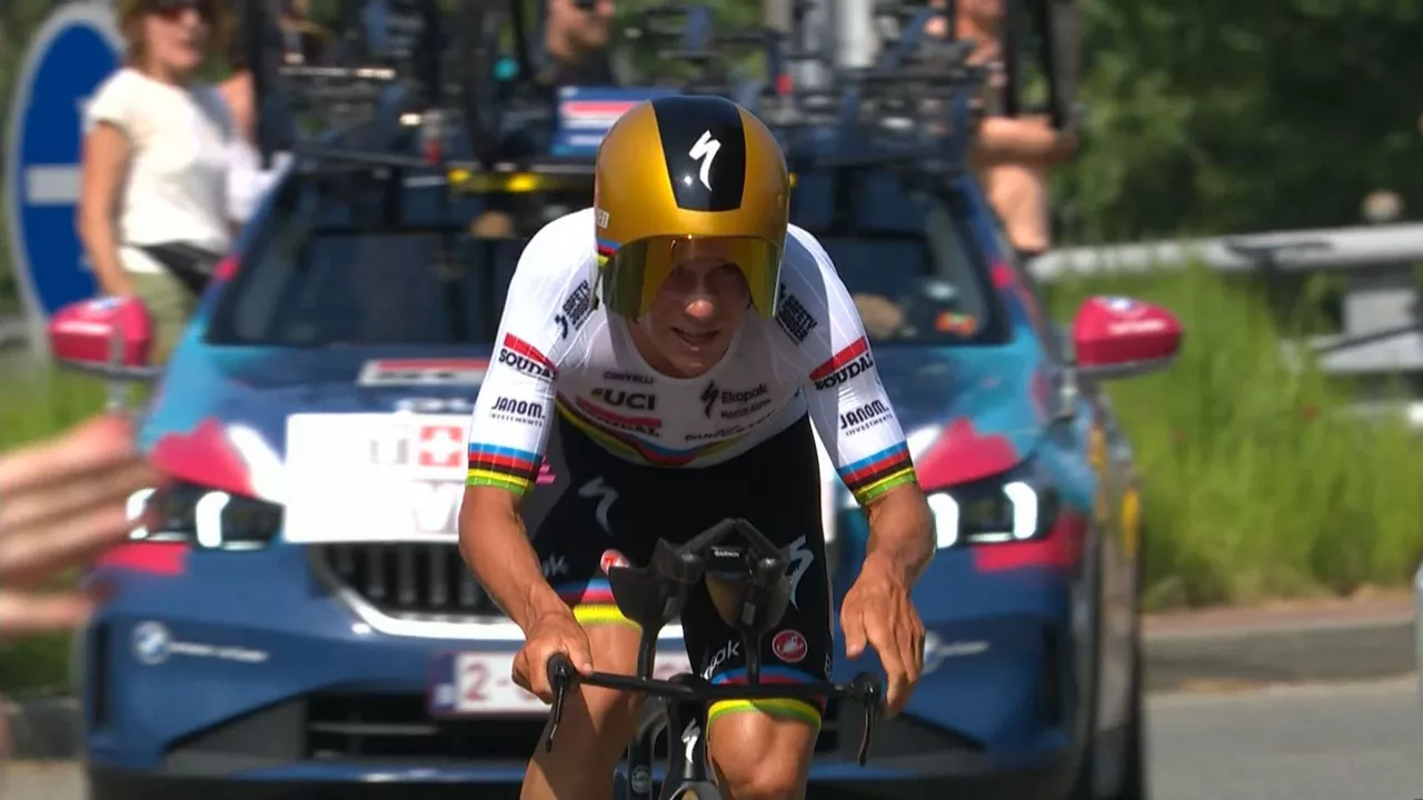 20250611171328_remcoevenepoelcontrarrelojerlojupekoadauphineetapa4eitbmedia_