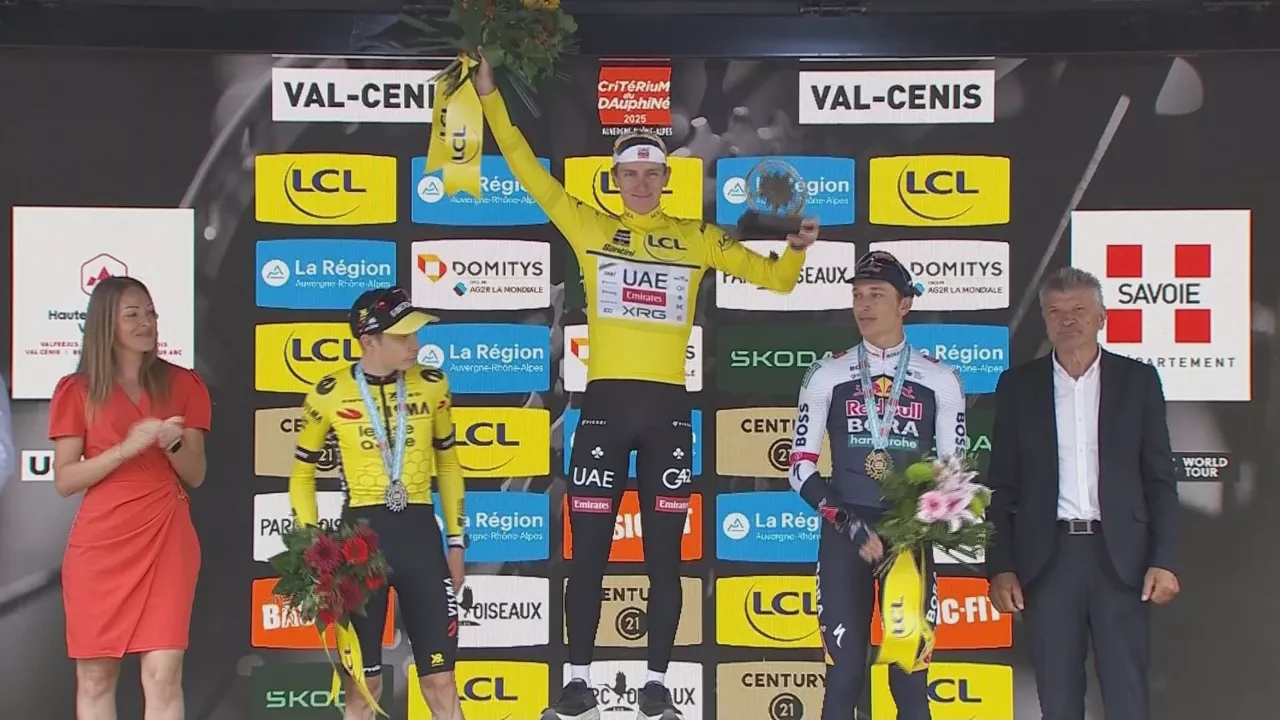 POGACAR_PODIUM_DAUPHINE