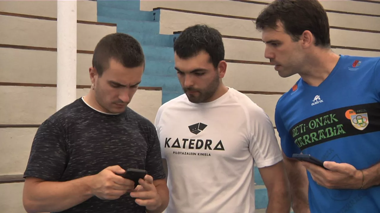 Unai Olaz, Aritz Jamar eta Ander Mina, aplikazioaren sortzaileak