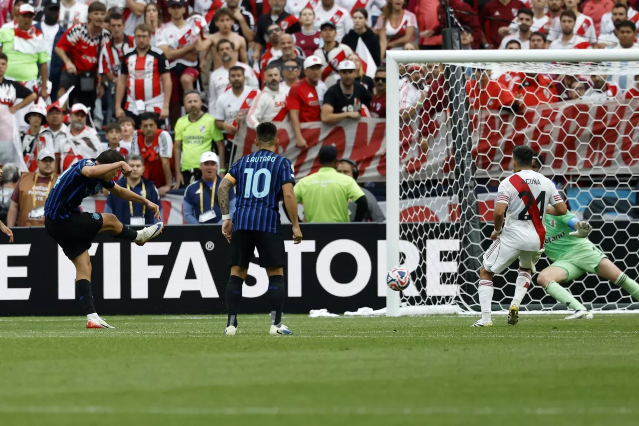 Honela sartu du Espositok Inter Milanen lehenengo gola, River Plate aurkari. Argazkia: EFE.