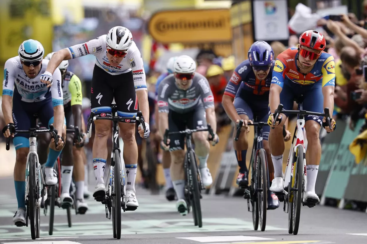 TIM_MERLIER_SOUDAL_QUICK_STEP_2025_FRANTZIA_TOUR_3_ETAPA_ESPRINTA_JONATHAN_MILAN_LIDL_TREK_EFE