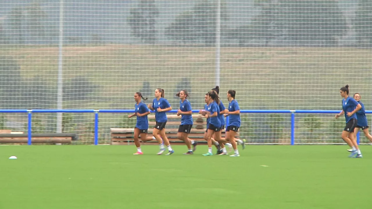 Eibarko neskek denboraldiaurrea abiatu dute