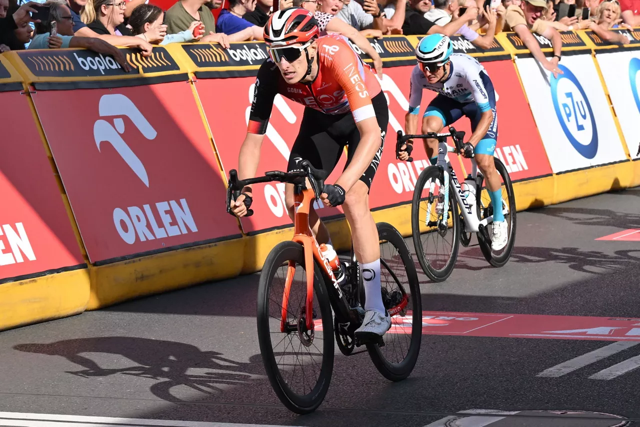 ben_turner_pello_bilbao_llegada_tourdepolonia_etapa3_EFE