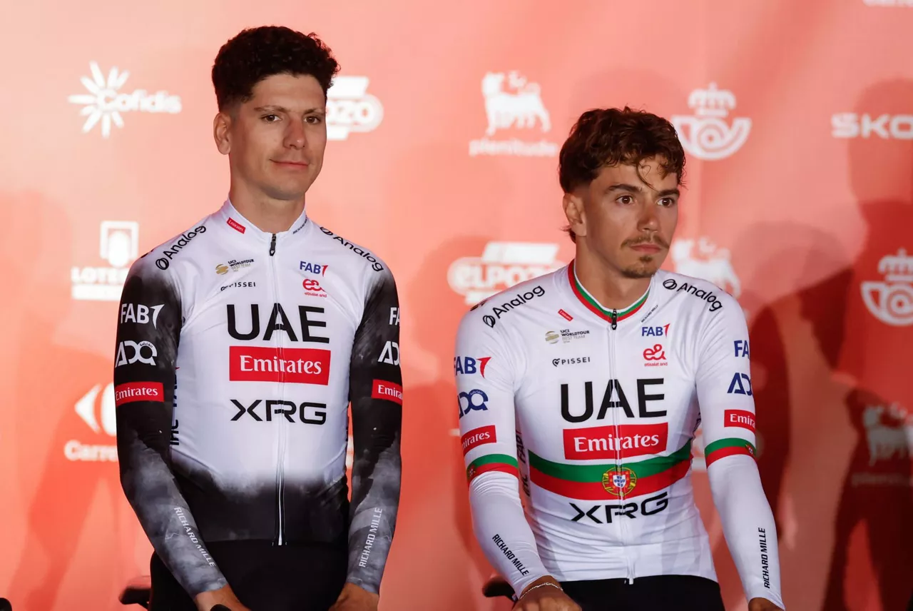 Joao Almeida y Juan Ayuso durante la presentación de los equipos que participan en La Vuelta.