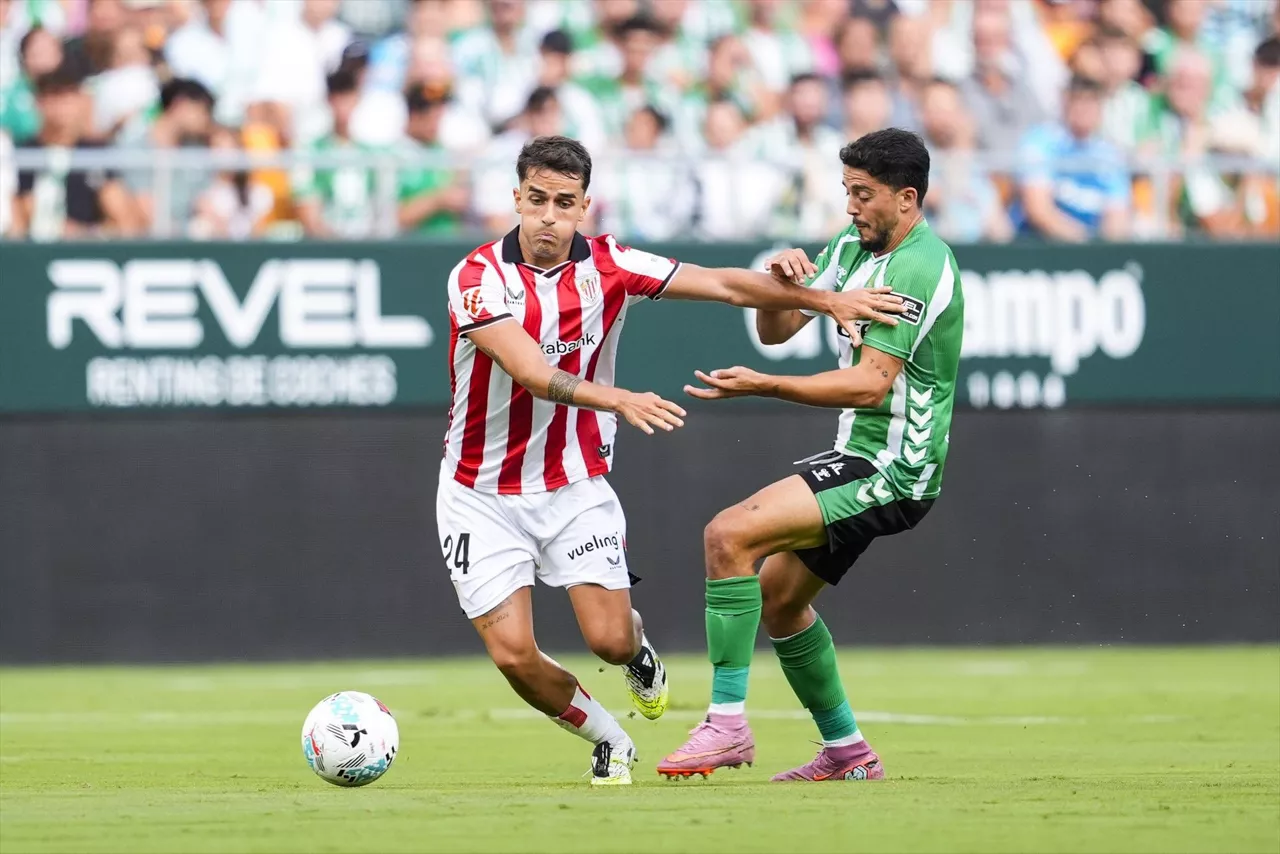 _pablo_fornals_of_real_betis_and_benat_prados_athletic_club