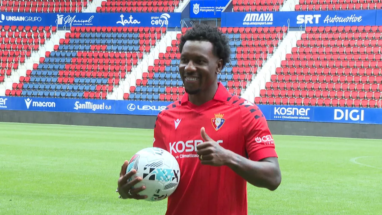 20250911153530_sheraldo-becker-osasuna_