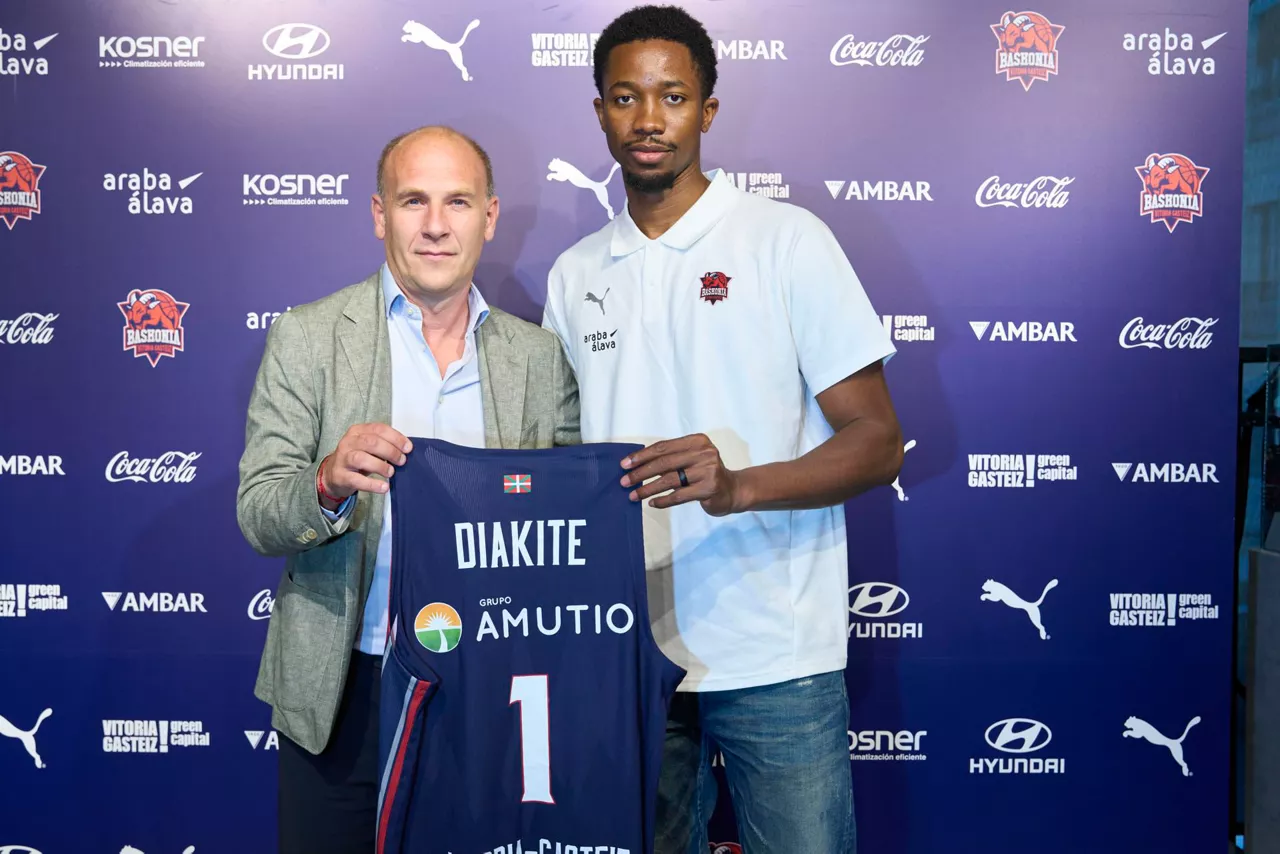Diakite-Baskonia-presentacion-efe