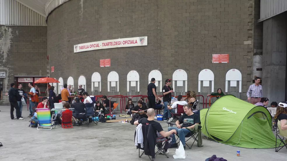 ac/dc colas kolak EITB