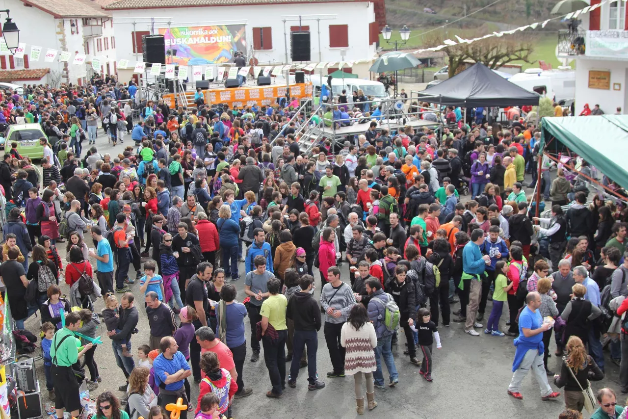 KORRIKA 2015, MARTXOAK 19. ARGAZKIA: AEK
