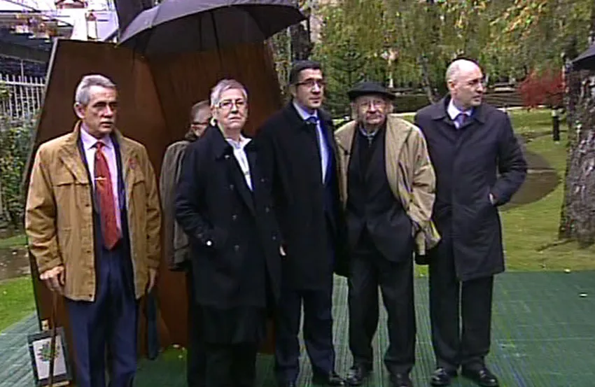 Maixabel Lasa, el lehendakari López, Agustín Ibarrola y Rodolfo Ares, en el acto de Ajuria Enea