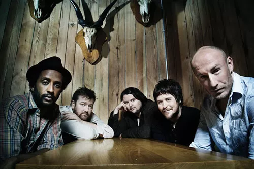 Elbow Foto: FIB 2011