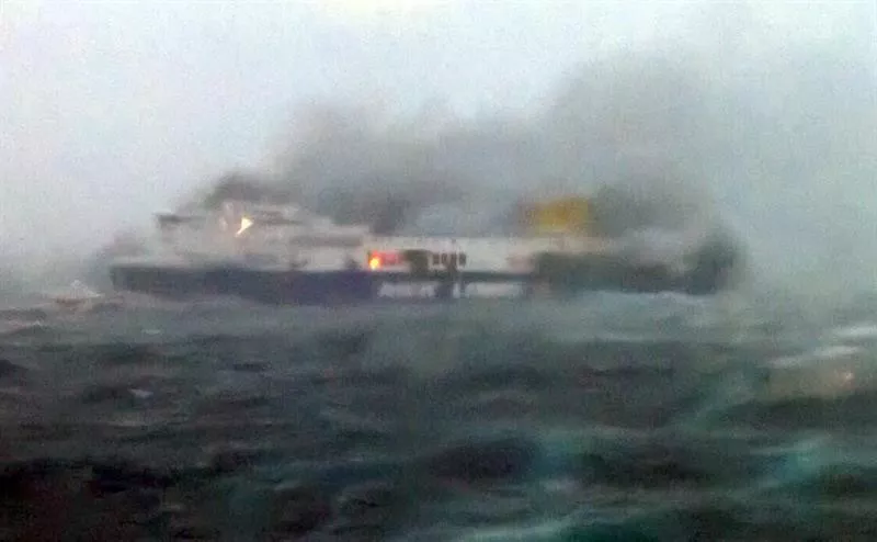 Incendio a bordo del 'Norman Atlantic'. Foto: EFE.
