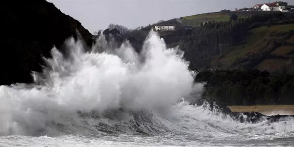 Temporal en la costa vasca. Foto: EFE.