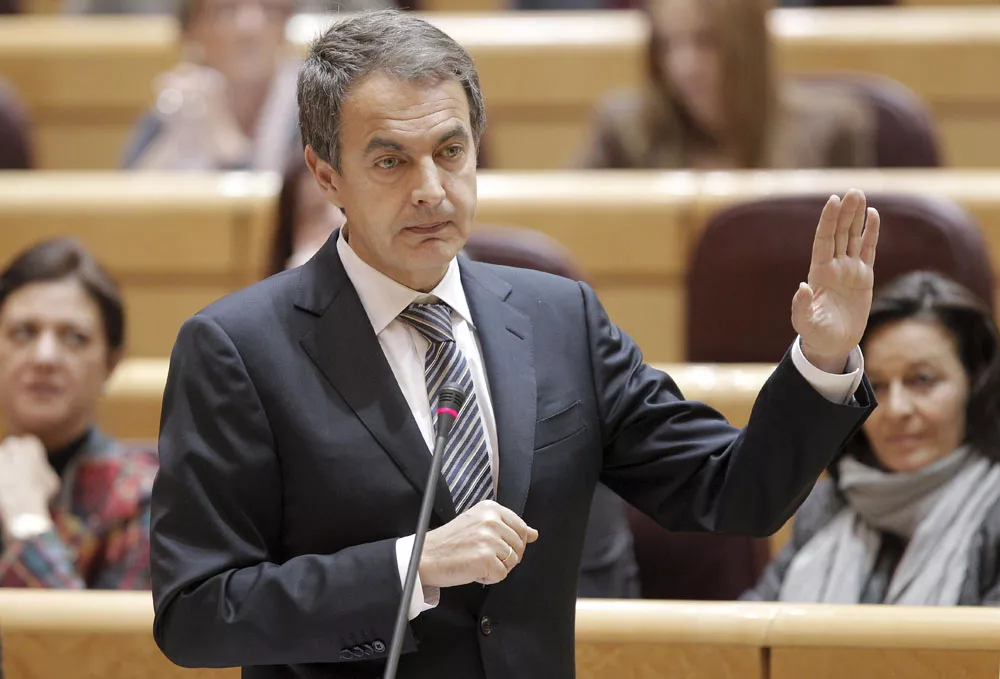 El presidente del Gobierno, José Luis Rodríguez Zapatero, en el Senado.