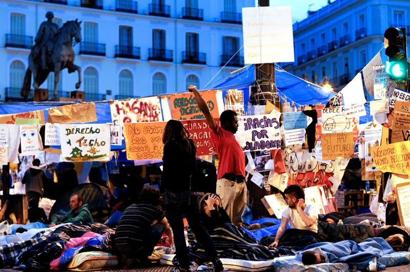 Puerta del sol indignados deciden si siguen con las protestas