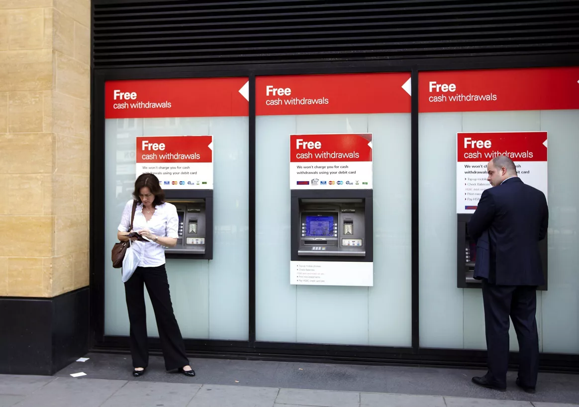 Debatirán si recapitalizan la banca. Foto: Efe.