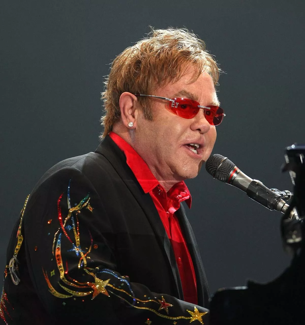 Elton John, durante una actuación. Foto: Efe.