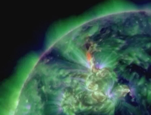 <img style="float:left;margin:5px;" src="http://10.126.2.21/media/images/2012/01/24/602474/602474_tormenta_solar_1024x576_thumbnail.JPG"/><br/><strong>solar eguzkia eitb </strong>