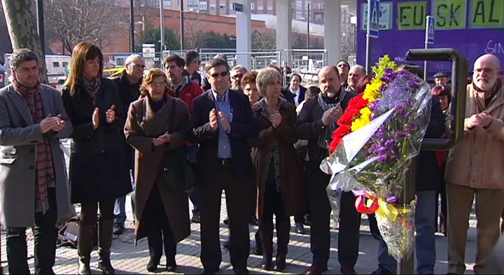 <img style="float:left;margin:5px;" src="http://10.126.2.21/media/images/2012/03/03/621132/621132_martxoak3_thumbnail.jpg"/><br/><strong>Martxoak 3</strong>