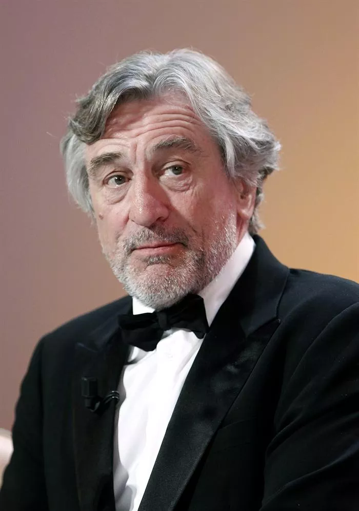 "<img style=""float:left;margin:5px;"" src=""http://10.126.2.21/media/images/2012/03/22/631549/631549_robertdeniro_thumbnail.jpg""/><br/><strong>Robert de Niro EFE ona</strong>"