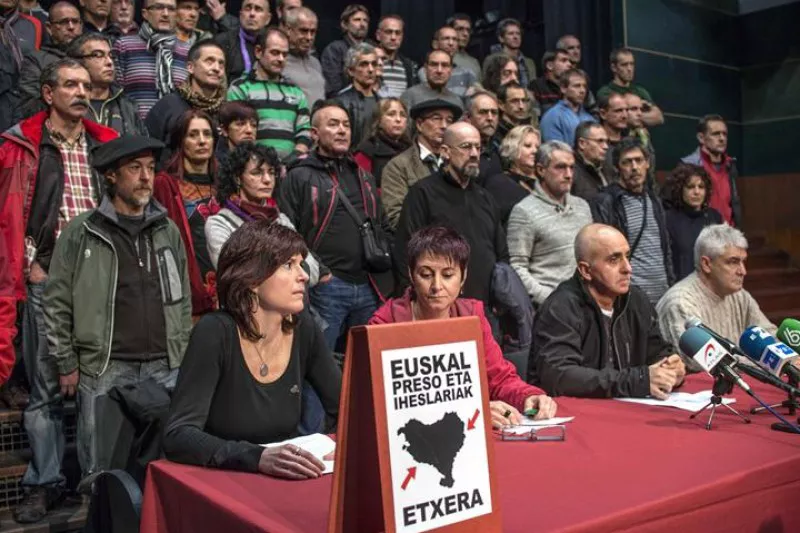 Imagen de la comparecencia de los expresos. Foto: EFE.
