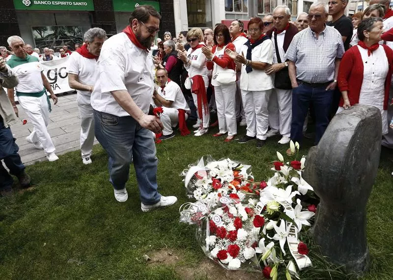 German Rodriguezi egindako omenaldi bat. EFE