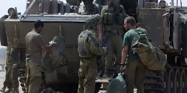 Israelgo Ejertzitoak Gazaren aurkako erasoekin jarraitzen du. Argazkia: EFE