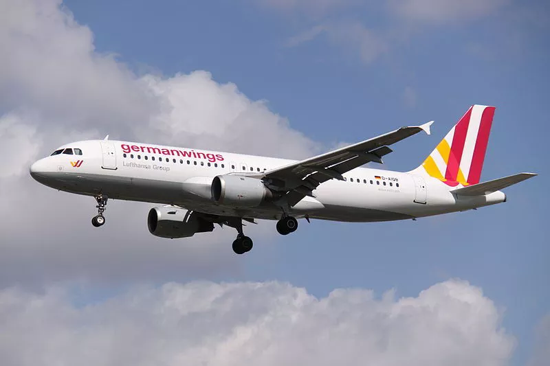 Airbus A320 hegazkin bat, artxiboko irudian.