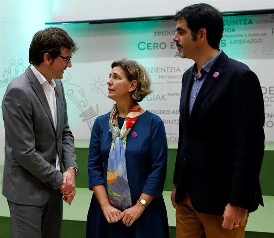 Urtaran, Goia y Oregi durante la presentación de hoy. EFE.