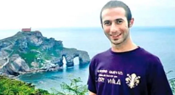 <img style="float:left;margin:5px;" src="http://10.126.2.21/media/images/2012/04/09/639270/639270_gaztea_thumbnail.jpg"/><br/><strong>Iñigo Cabacas Athleticeko jarraitzailea aficionado eitb</strong>