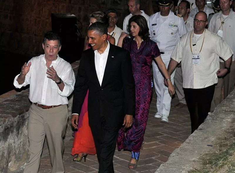 "<img style=""float:left;margin:5px;"" src=""http://10.126.2.21/media/images/2012/04/14/641301/641301_obama_thumbnail.jpg""/><br/><strong>Barack Obama conversa con su homólogo de Colombia, Juan Manuel Santos. EFE</strong>"
