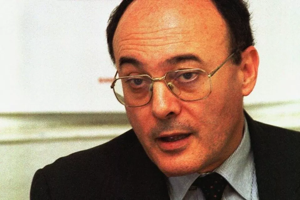 Luis Maria Linde Espainiako Bankuko gobernadorea.